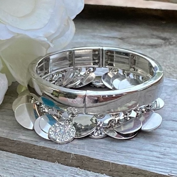 NWT STYLE & CO SILVER PAVE & SHAKY DISC STRETCH BANGLE BRACELET - Picture 5 of 7
